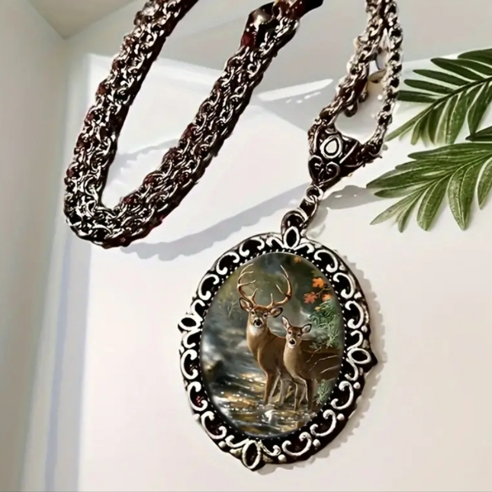 NEW! Antique Silver Plated Deer Pendant Necklce. NWOT